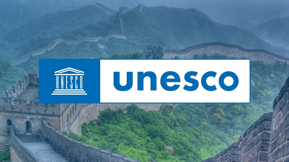 UNESCO above the Great Wall of China